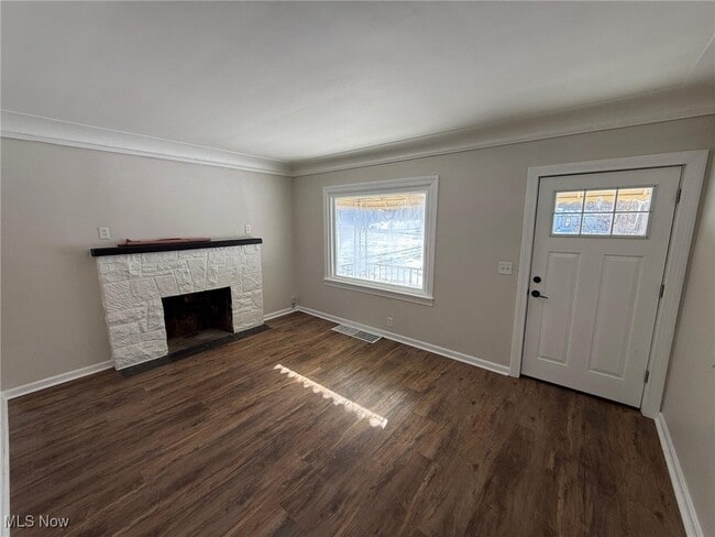 Foto del edificio - 23058 Drake Rd