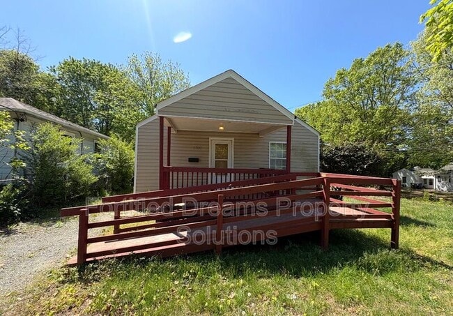 Building Photo - 1000 E Brookline St