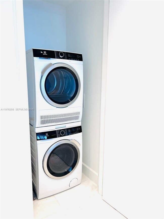 Foto del edificio - 700 NE 26th Terrace