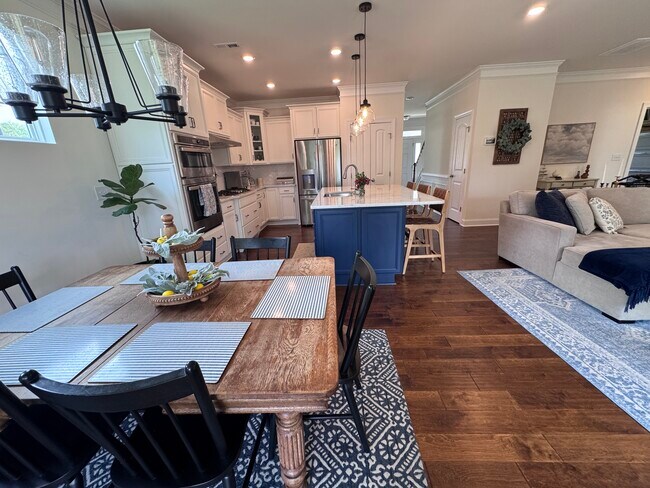 Foto del edificio - 1425 White Spruce Dr