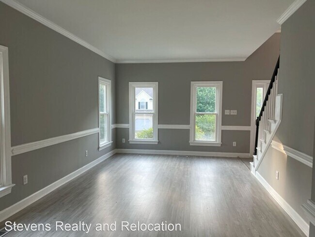 Building Photo - 4 br, 2.5 bath House - 5717 Raddington Street