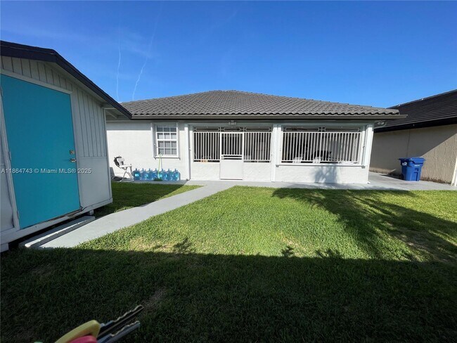 Foto del edificio - 5500 SW 142nd Pl