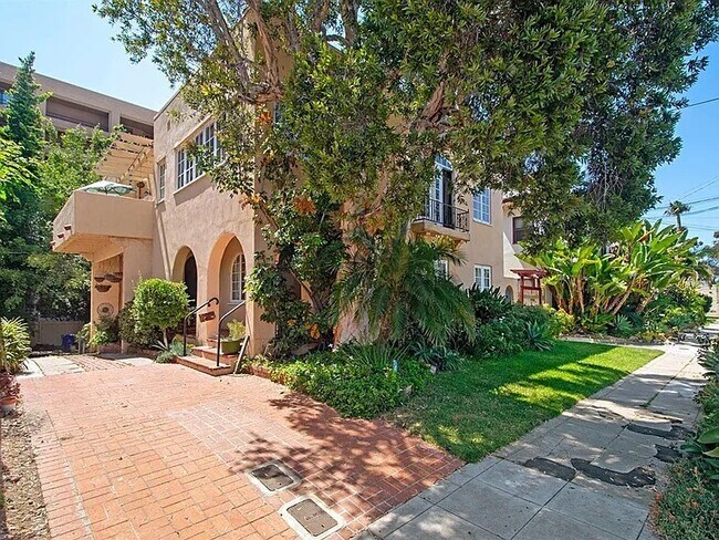 Street face and driveway - 2528 Front St