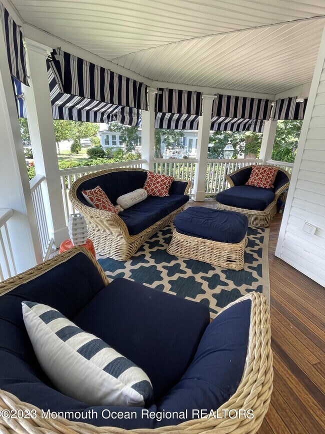 Foto del edificio - 2112 Edgewood Pl