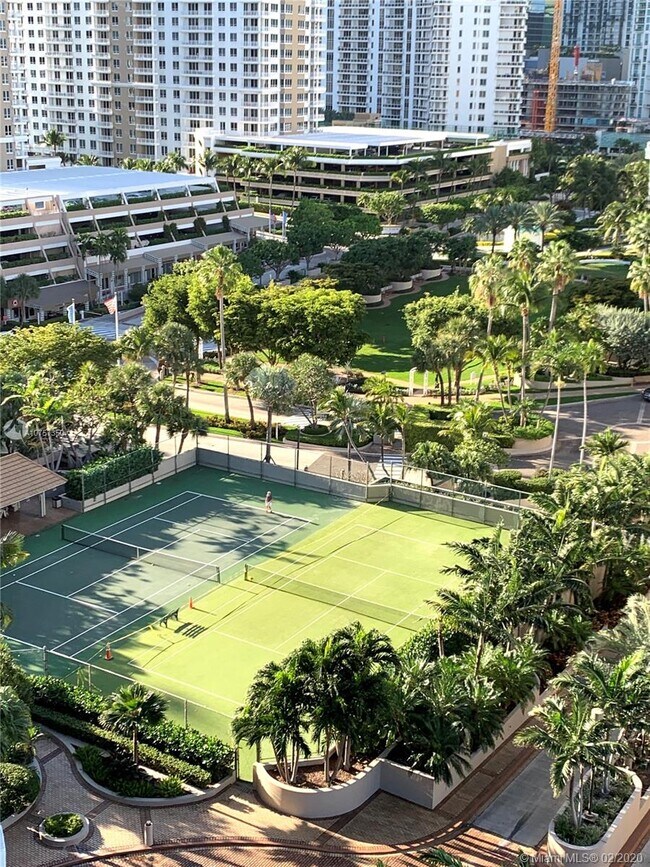 Foto del edificio - 520 Brickell Key Dr