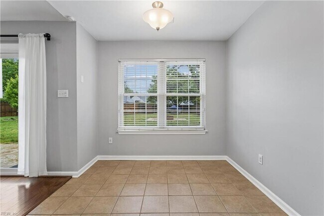Foto del edificio - Updated Ocean Lakes Ranch with Designer Kitchen, Outdoor Living & Ethernet in Every Room