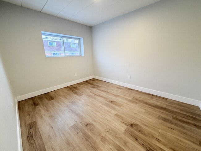 Building Photo - 301 Indian Rd S