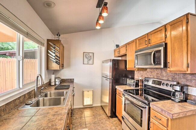 Building Photo - 4859 S Lincoln Ridge Dr
