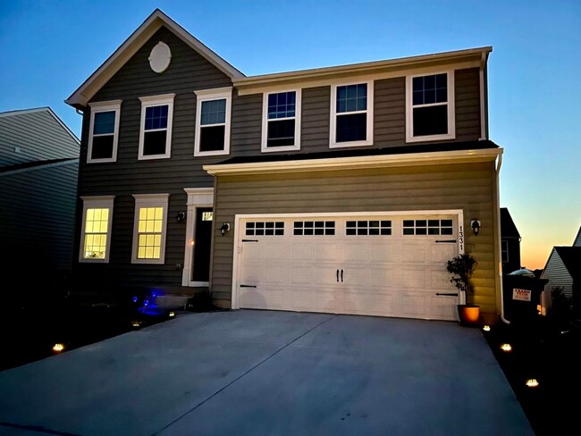 Building Photo - 1331 Darling Dr