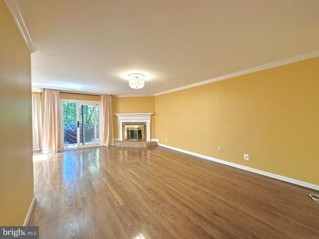 Foto del edificio - 6353 Brampton Ct