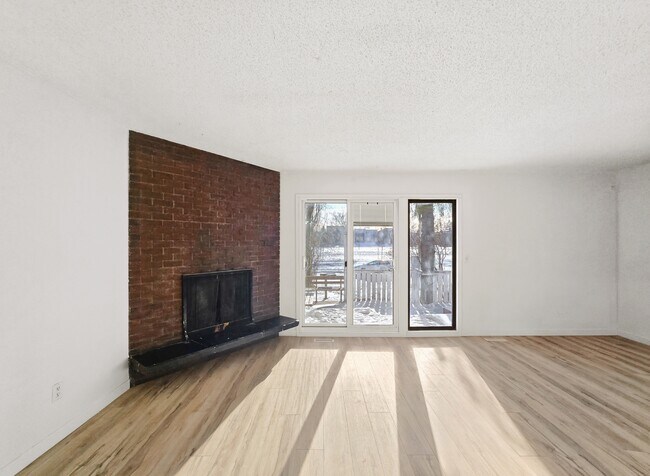 Photo du bâtiment - 240-230 30 Ave NE