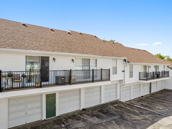 Enjoy Garage Parking! - Fleming Court