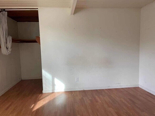 Foto del edificio - 626 Chaparral St