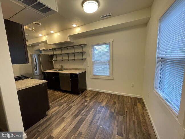 Building Photo - 6308 61st Pl
