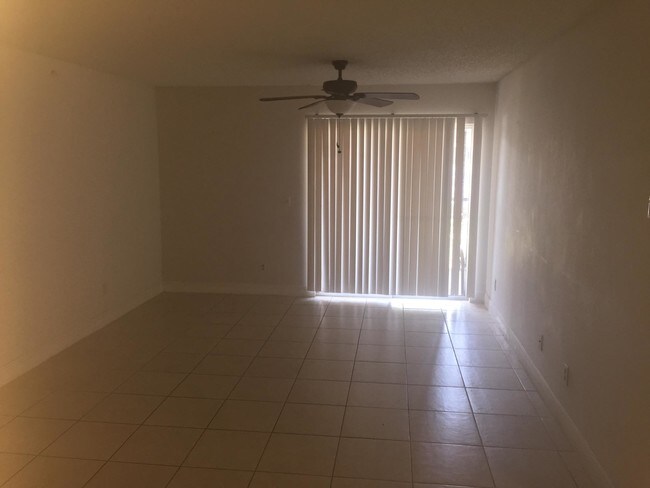 Foto del edificio - 8340 SW 3rd Ct