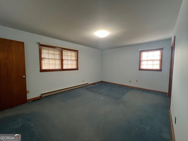 Foto del edificio - 215 Old Oxford Rd