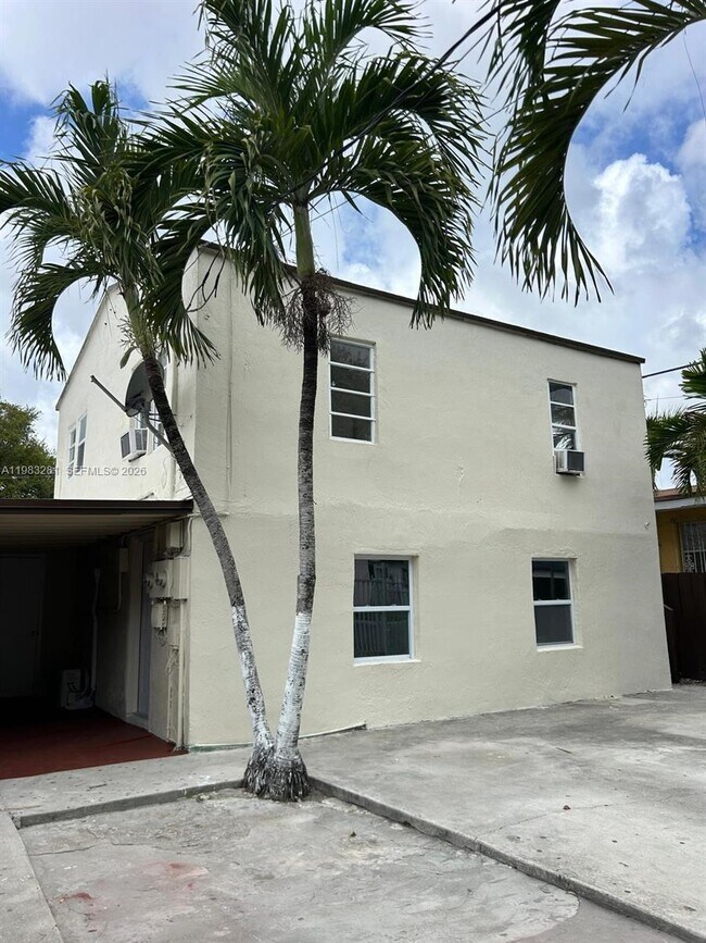 Foto del edificio - 2908 NW 14th Ct