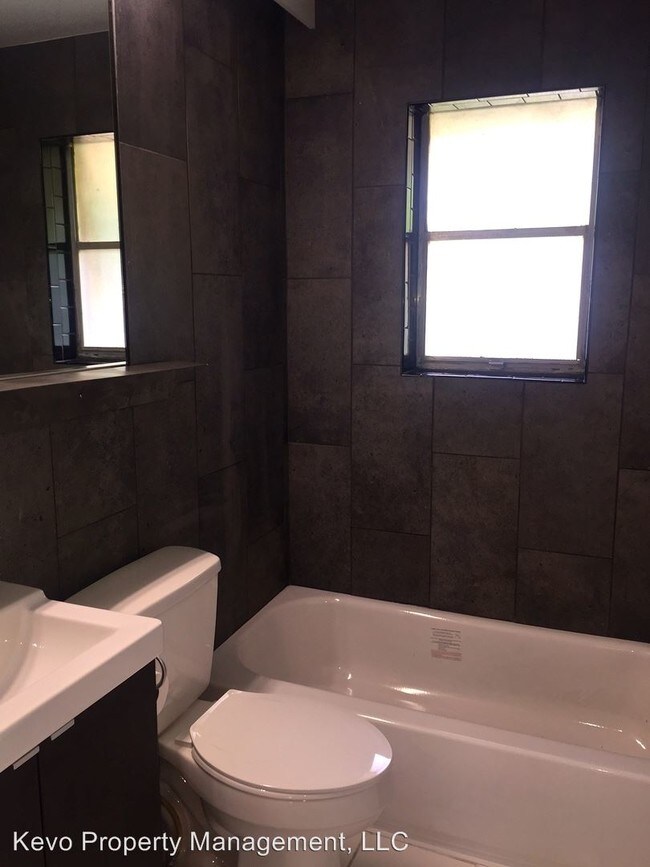 Building Photo - 503 NW 29th St