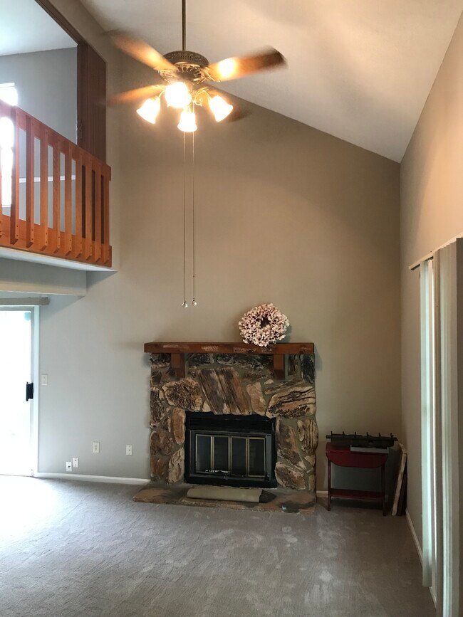 Foto del edificio - 2727 Orchard Run Rd
