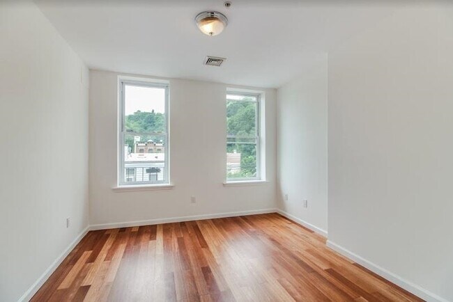 Foto del edificio - 1826 Willow Ave