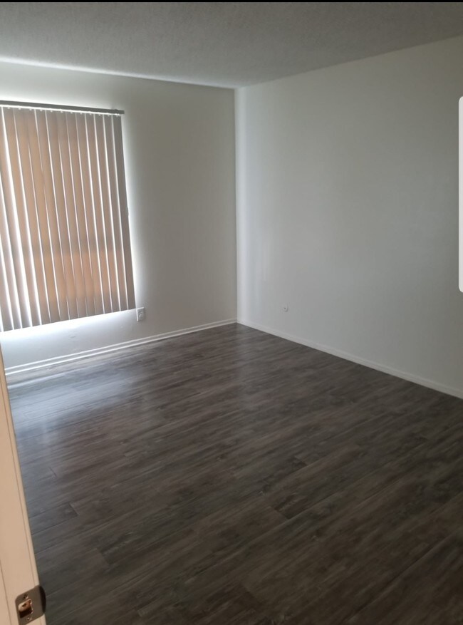 Foto del edificio - 3400 W Del Monte Dr
