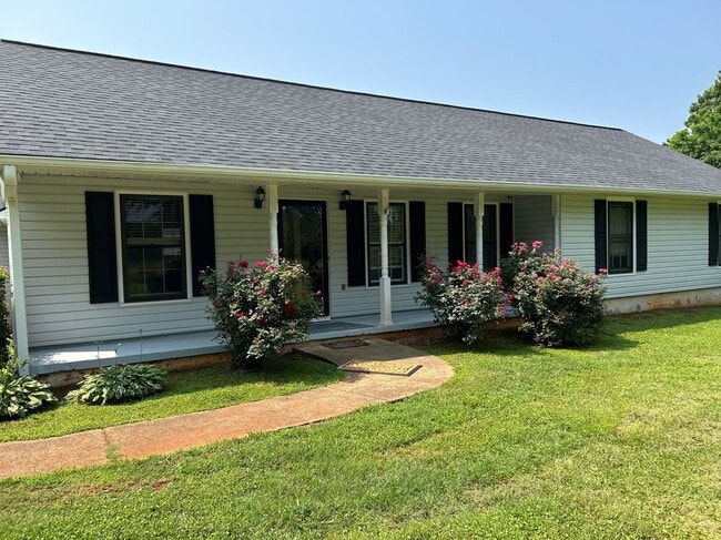 Foto del edificio - 2745 McDonough Rd