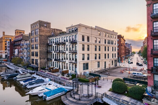 Building Photo - 201-205 N Water St