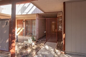 Building Photo - 465 N Lamb Blvd