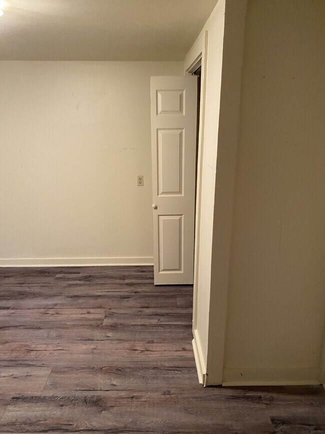 Building Photo - The description has property Information_V...