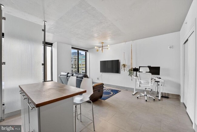 Building Photo - 1133 14th St NW