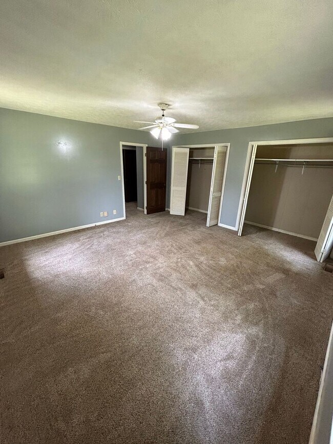 Building Photo - Great Location - OPEN LAND- ALL THE FEELS!...
