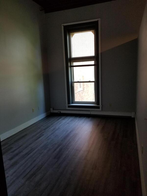 Building Photo - 167 W Huron St