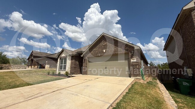 Photo - 705 Juneberry Dr House