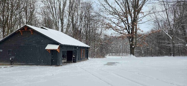 Foto del edificio - 9211 E Y Z Ave