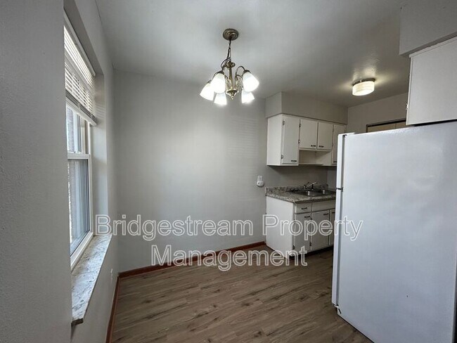 Foto del edificio - 226 E Nottingham Rd