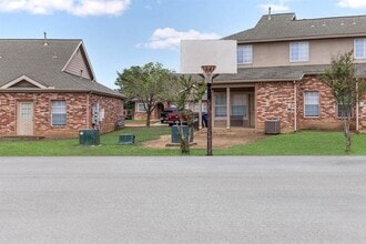 Building Photo - 9257 Somerset Rd