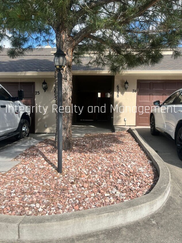 Photo - 3 Bed/4 Bath, 2687sqft- 6598 Pinewood Dr #74