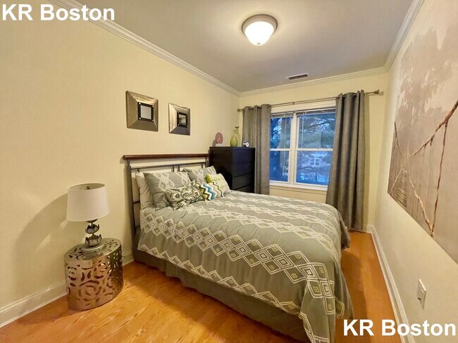 Building Photo - 202 Sherman Rd