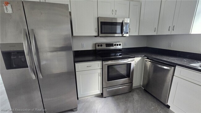 Building Photo - 1475 Las Villas Blvd