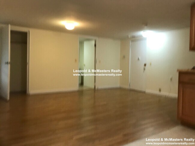 Building Photo - 2 Brighton Ave