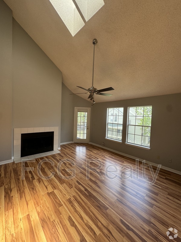 Building Photo - 6010 Westgate Dr