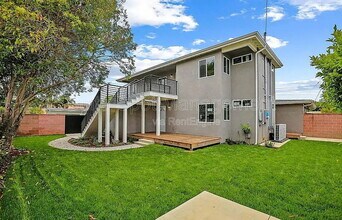 Building Photo - 6481 E El Roble St