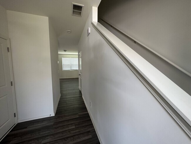 Building Photo - 120 Swindon Dr