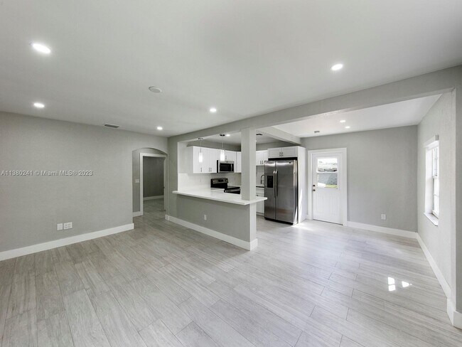 Foto del edificio - 590 SE 3rd St