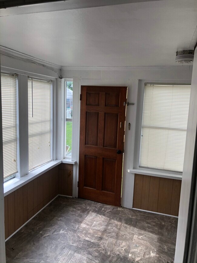 441 Lafayette Ave Unit 2nd Floor, Palmerton, PA 18071 Apartments in