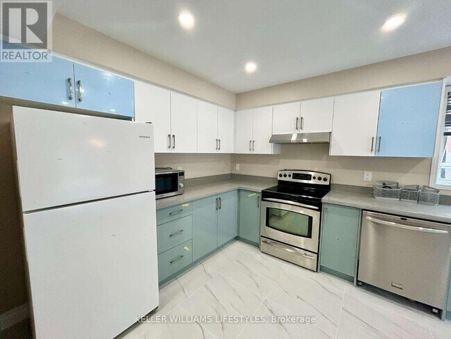 Building Photo - 182 Rossmore Ct