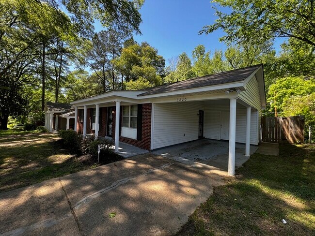 Building Photo - 3820 Emerson Ave - Available Now!