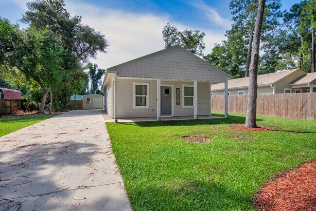 Building Photo - Charming 3-Bedroom Home in Pensacola – Clo...