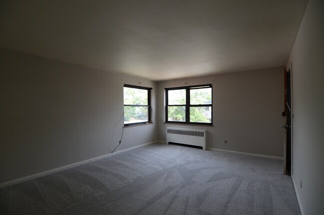 Foto del edificio - 8301 Burns Ave