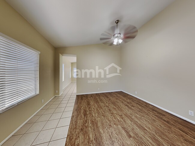 Foto del edificio - 8746 W Cherry Hills Dr